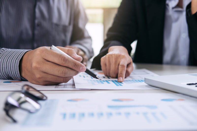 Co,Working,Conference,,Business,Team,Meeting,Present,,Investor,Colleagues,Discussing