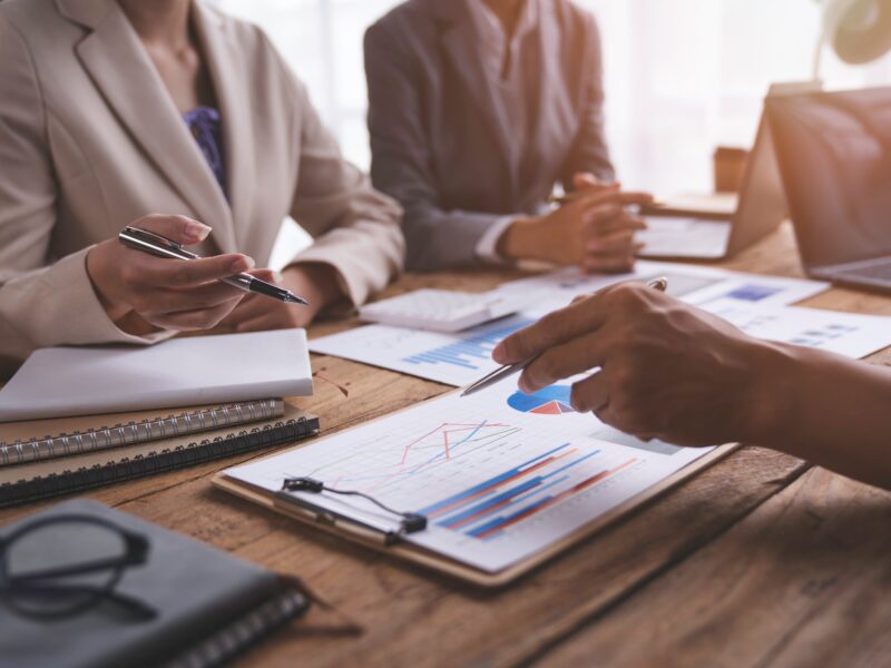 Financial,Analyst,Analyzes,Businessman,Investment,Consultant,Analyzing,Company,Financial,Report